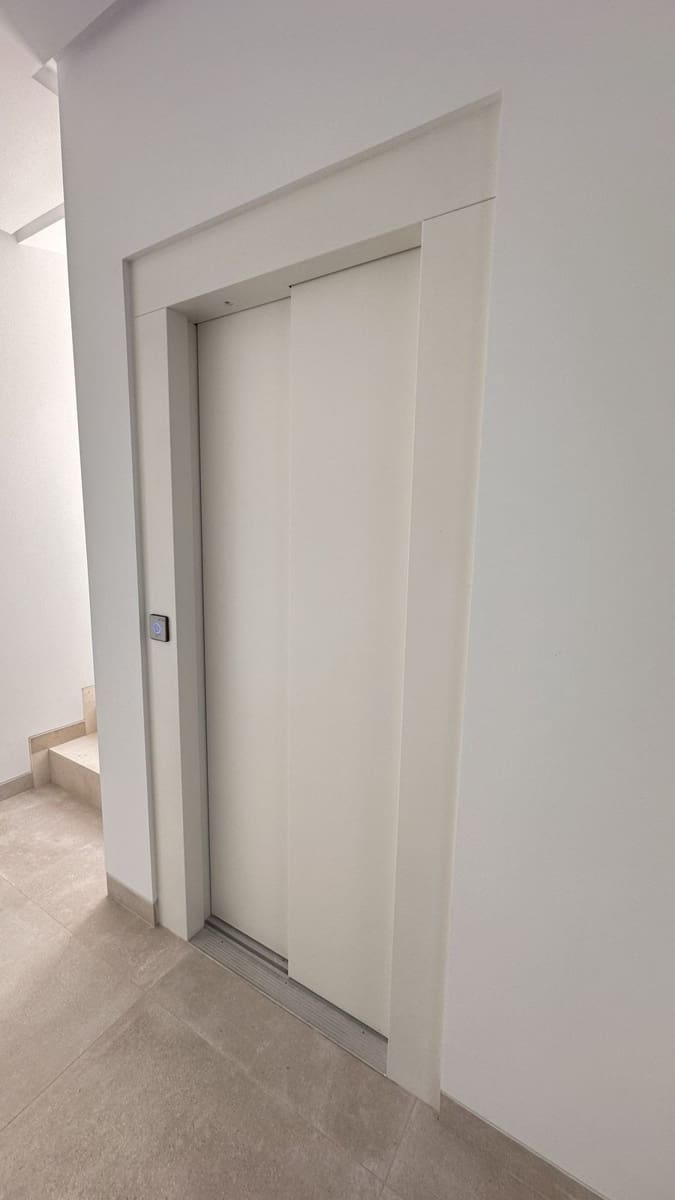 5 Zimmer Villa zu verkaufen in Marbella mit Pool Garage - 4.500.000 € (Ref: 9564899)