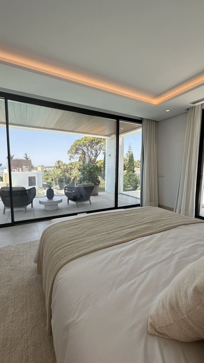 5 bedroom Villa for sale in Marbella with pool garage - € 4,500,000 (Ref: 9564899)