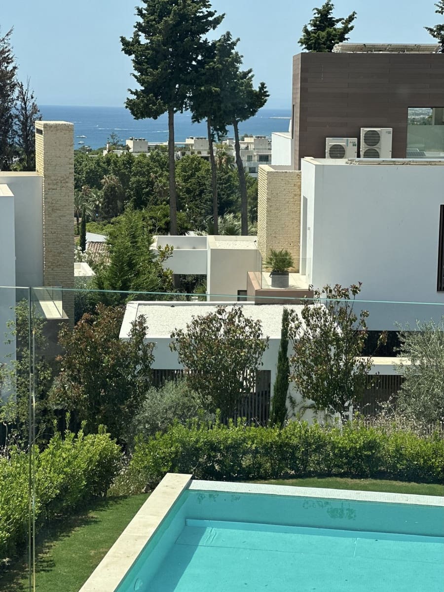 5 bedroom Villa for sale in Marbella with pool garage - € 4,500,000 (Ref: 9564899)
