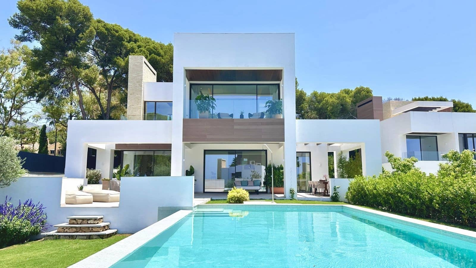 5 bedroom Villa for sale in Marbella with pool garage - € 4,500,000 (Ref: 9564899)