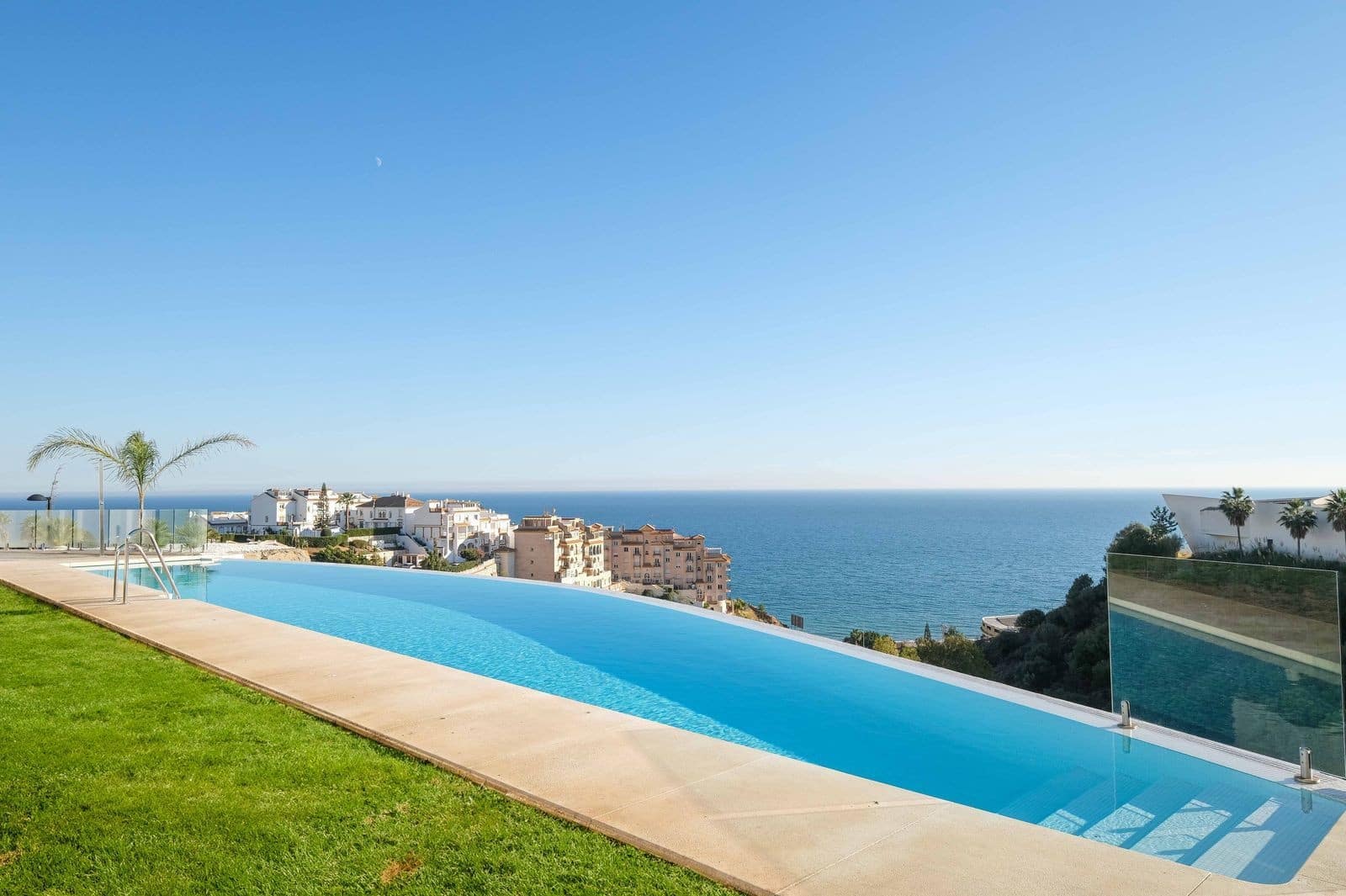 2 sovrum Takvåning till salu i Benalmadena med pool garage - 1 350 000 € (Ref: 9574086)