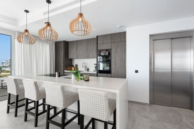 2 slaapkamer Penthouse te koop in Benalmádena met zwembad garage - € 1.350.000 (Ref: 9574086)