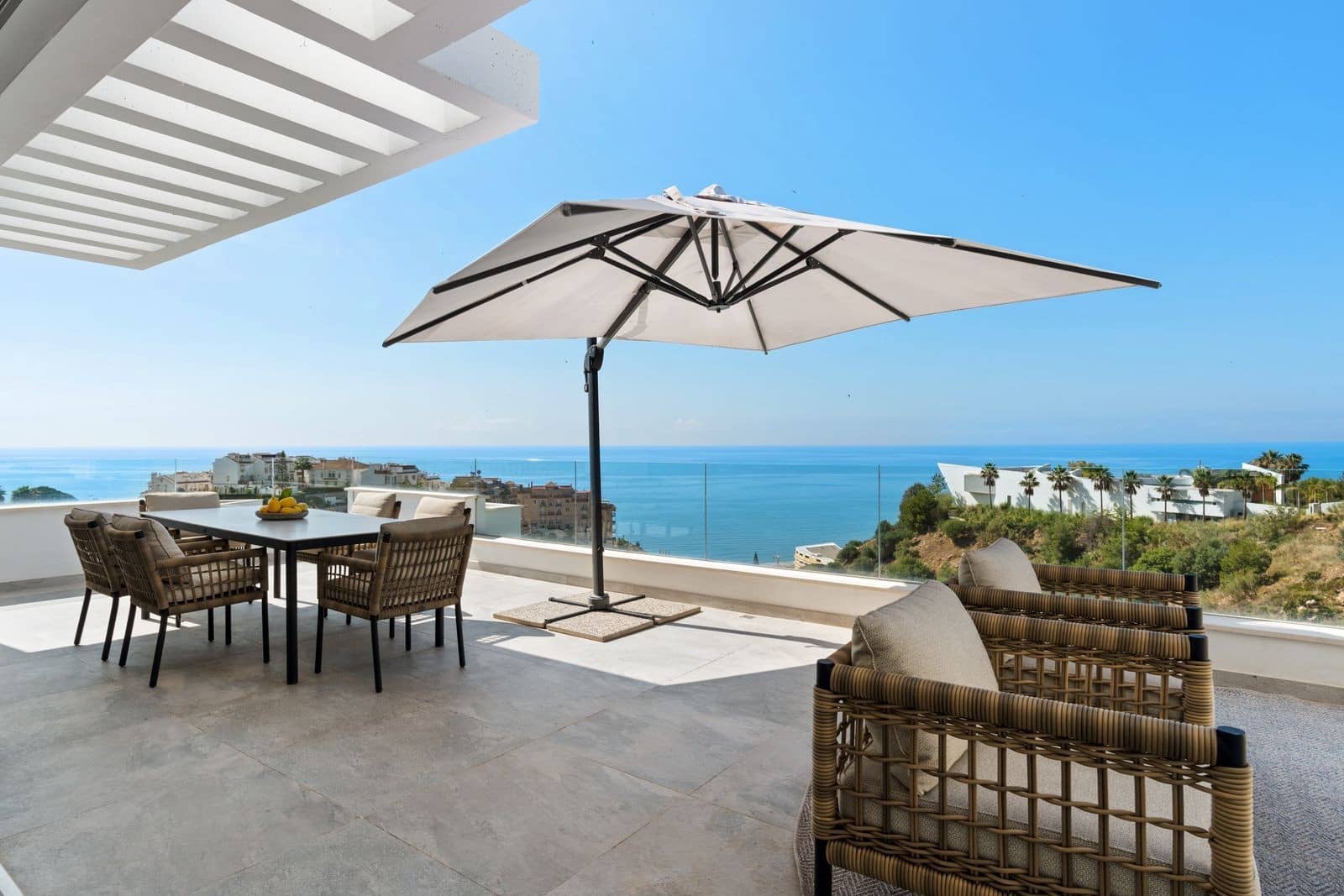 2 soveværelse Penthouse til salg i Benalmadena med swimmingpool garage - € 1.350.000 (Ref: 9574086)