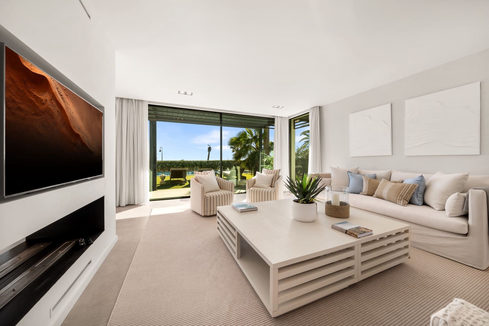 5 bedroom Villa for sale in Estepona with pool garage - € 5,995,000 (Ref: 9582462)