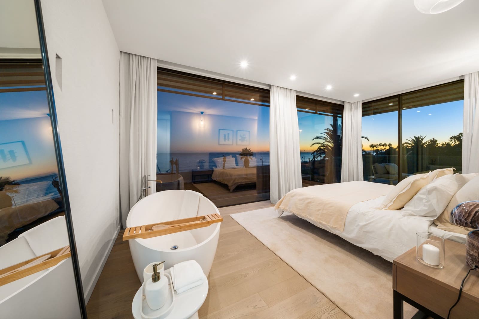 5 bedroom Villa for sale in Estepona with pool garage - € 5,995,000 (Ref: 9582462)