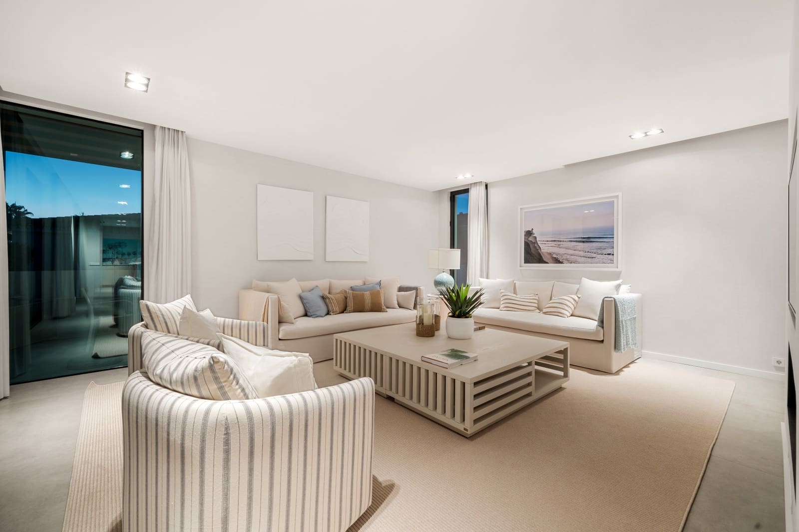 5 bedroom Villa for sale in Estepona with pool garage - € 5,995,000 (Ref: 9582462)