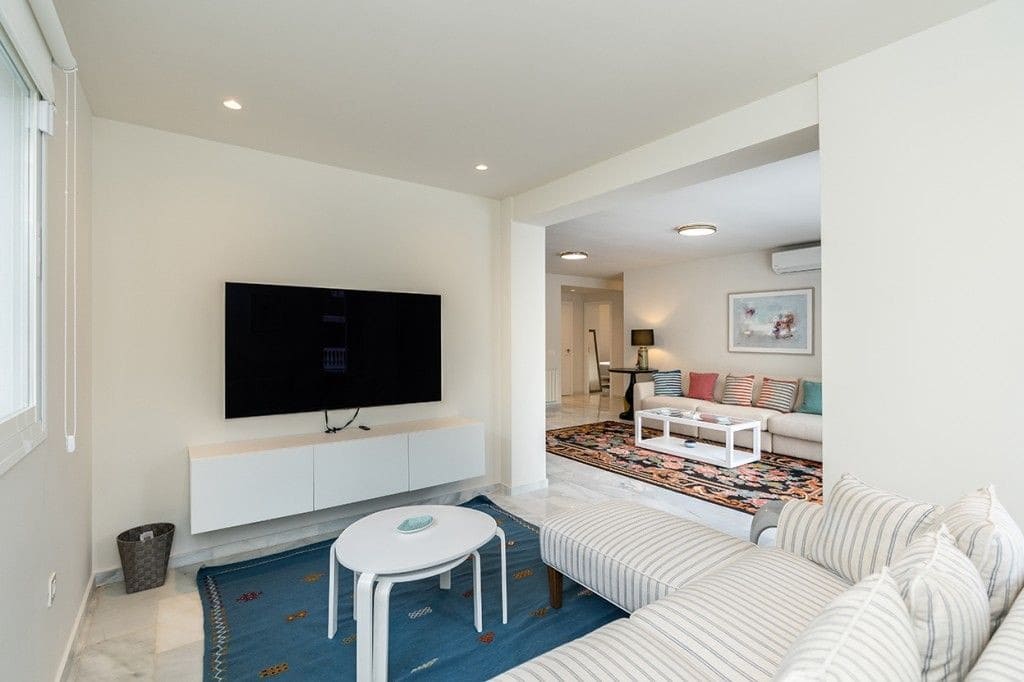 4 Zimmer Villa zu verkaufen in Marbella mit Pool Garage - 2.450.000 € (Ref: 9582465)