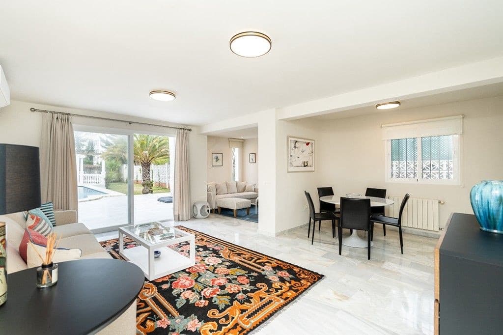 4 Zimmer Villa zu verkaufen in Marbella mit Pool Garage - 2.450.000 € (Ref: 9582465)