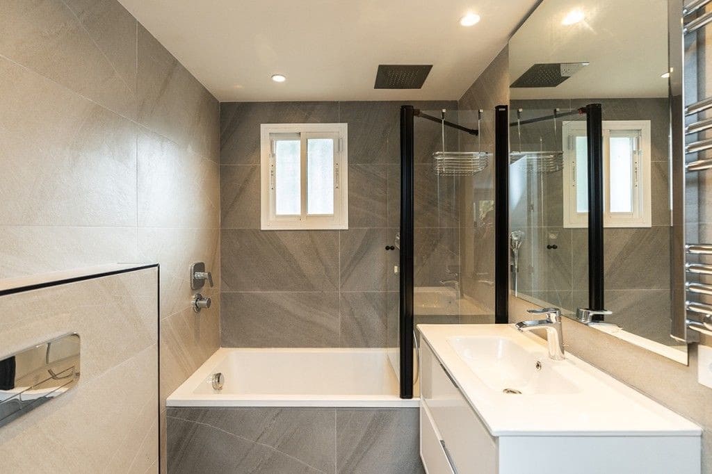 4 Zimmer Villa zu verkaufen in Marbella mit Pool Garage - 2.450.000 € (Ref: 9582465)