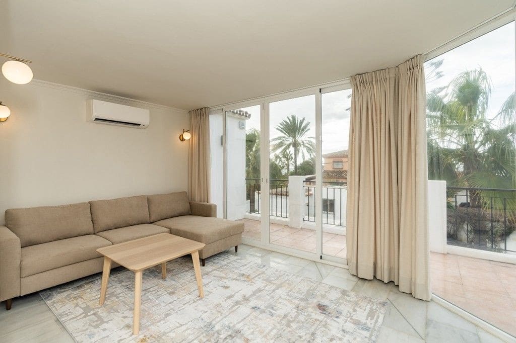 4 Zimmer Villa zu verkaufen in Marbella mit Pool Garage - 2.450.000 € (Ref: 9582465)