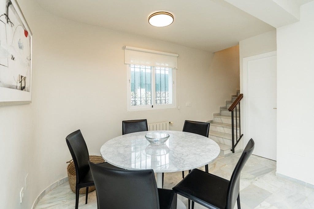 4 Zimmer Villa zu verkaufen in Marbella mit Pool Garage - 2.450.000 € (Ref: 9582465)