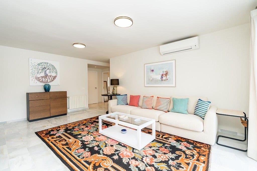 4 Zimmer Villa zu verkaufen in Marbella mit Pool Garage - 2.450.000 € (Ref: 9582465)