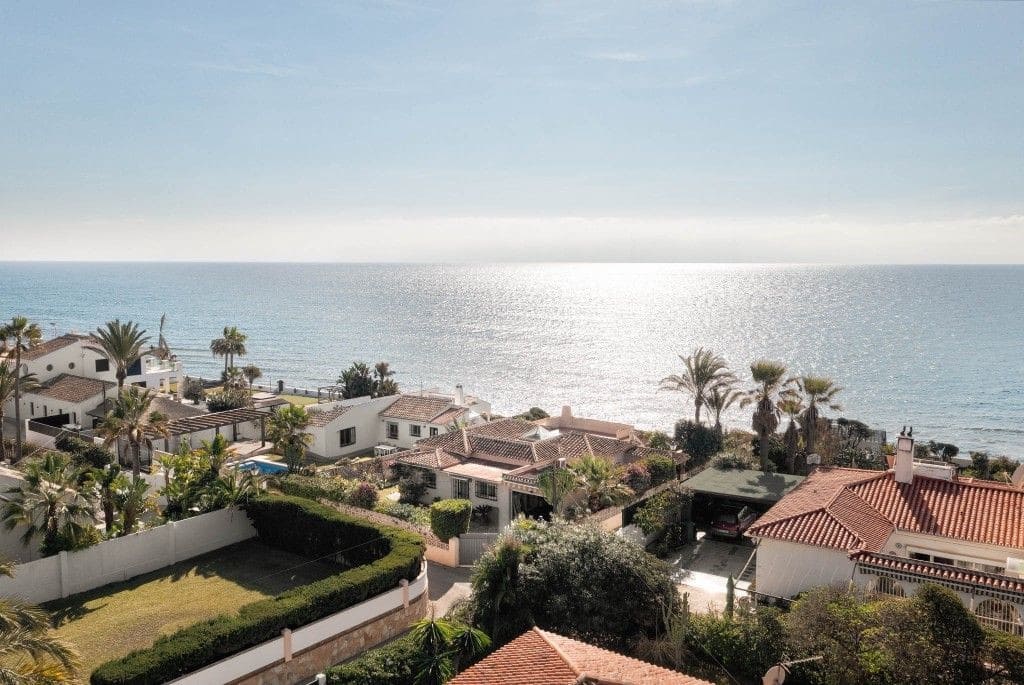 4 Zimmer Villa zu verkaufen in Marbella mit Pool Garage - 2.450.000 € (Ref: 9582465)