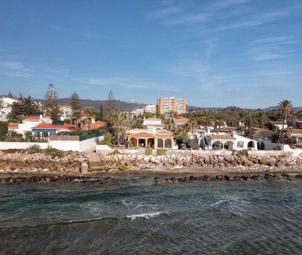 4 Zimmer Villa zu verkaufen in Marbella mit Pool Garage - 2.450.000 € (Ref: 9582465)