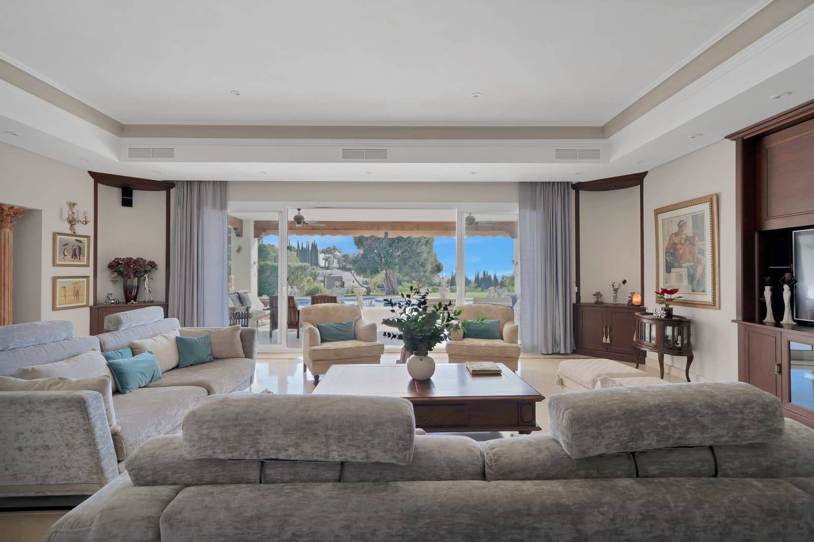 7 bedroom Villa for sale in Nueva Andalucia with pool garage - € 5,595,000 (Ref: 9582468)