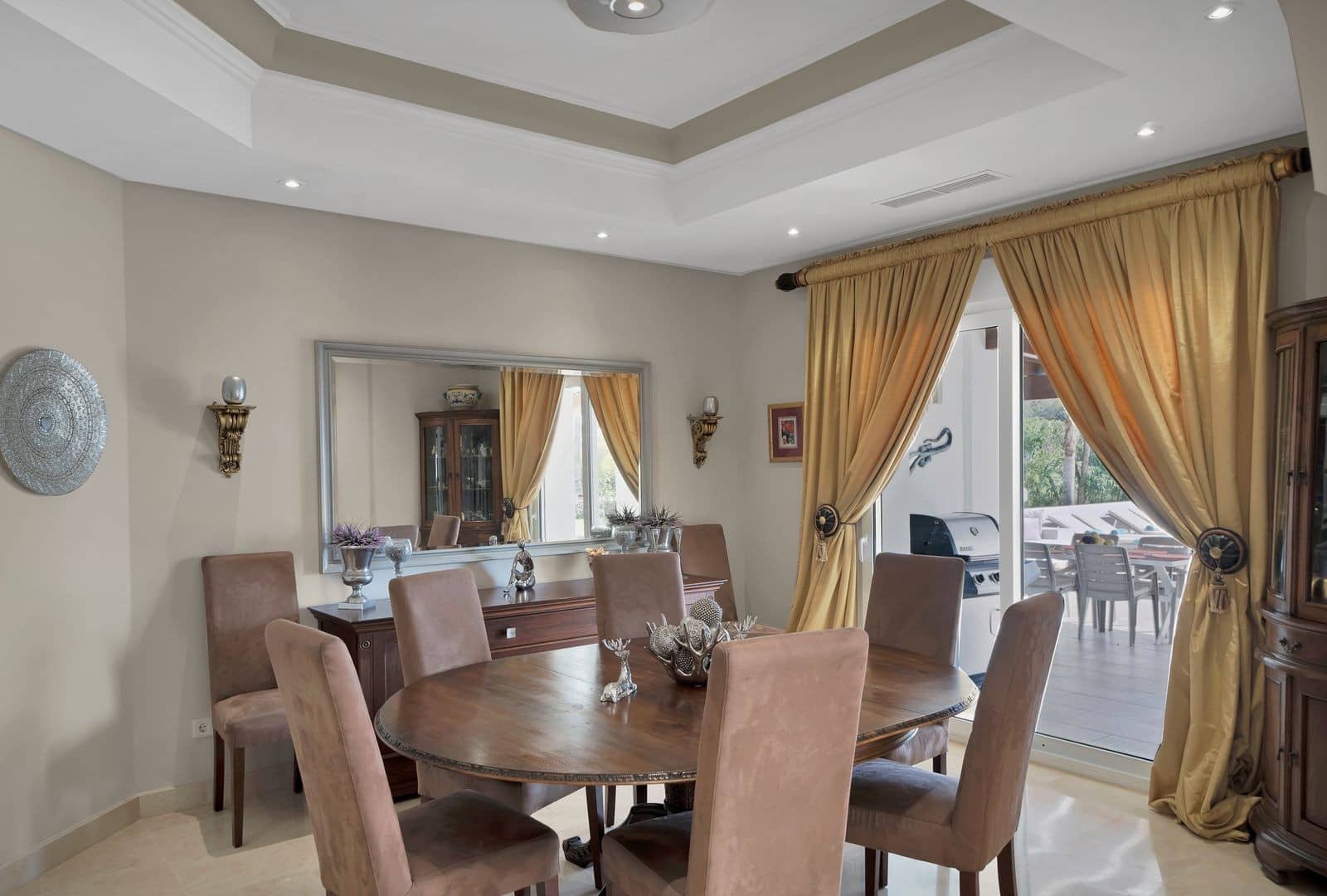 7 sovrum Villa till salu i Nueva Andalucia med pool garage - 5 595 000 € (Ref: 9582468)