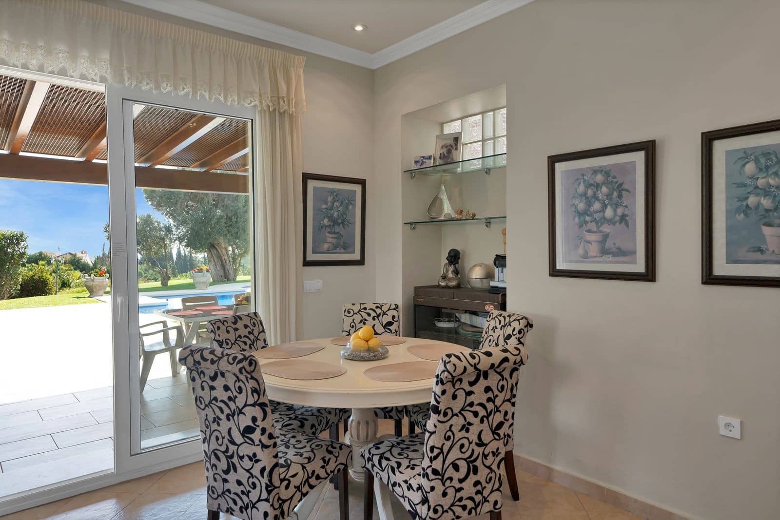 7 sovrum Villa till salu i Nueva Andalucia med pool garage - 5 595 000 € (Ref: 9582468)