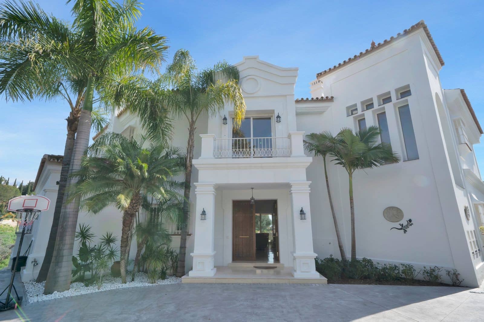 7 sovrum Villa till salu i Nueva Andalucia med pool garage - 5 595 000 € (Ref: 9582468)