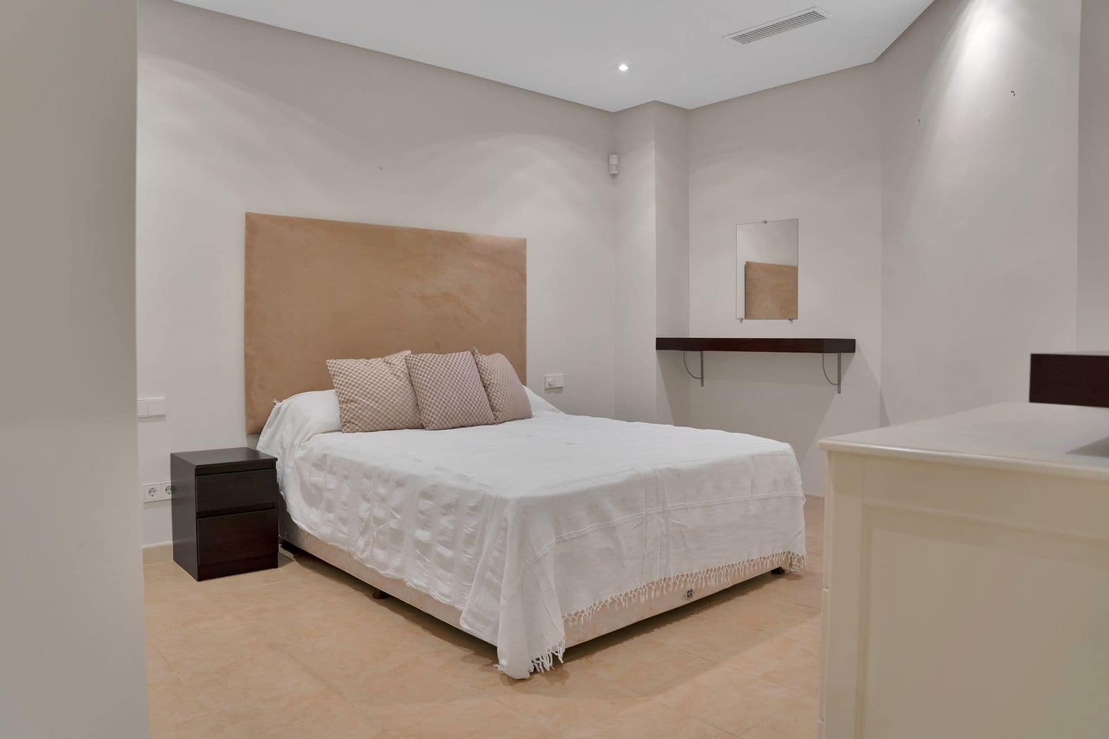 7 sovrum Villa till salu i Nueva Andalucia med pool garage - 5 595 000 € (Ref: 9582468)