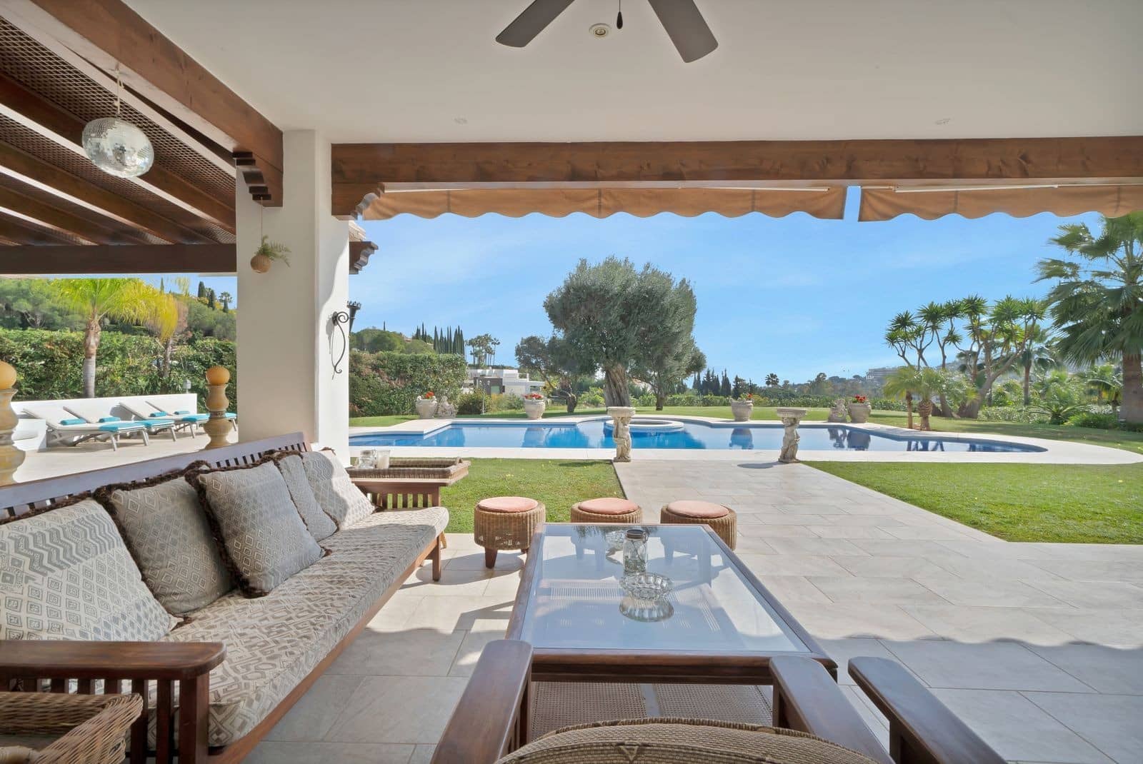 7 sovrum Villa till salu i Nueva Andalucia med pool garage - 5 595 000 € (Ref: 9582468)