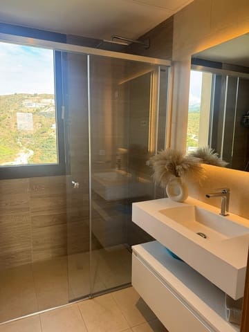 3 quarto Penthouse para venda em La Quinta, Benahavís com piscina garagem - 1 595 000 € (Ref: 9582469)