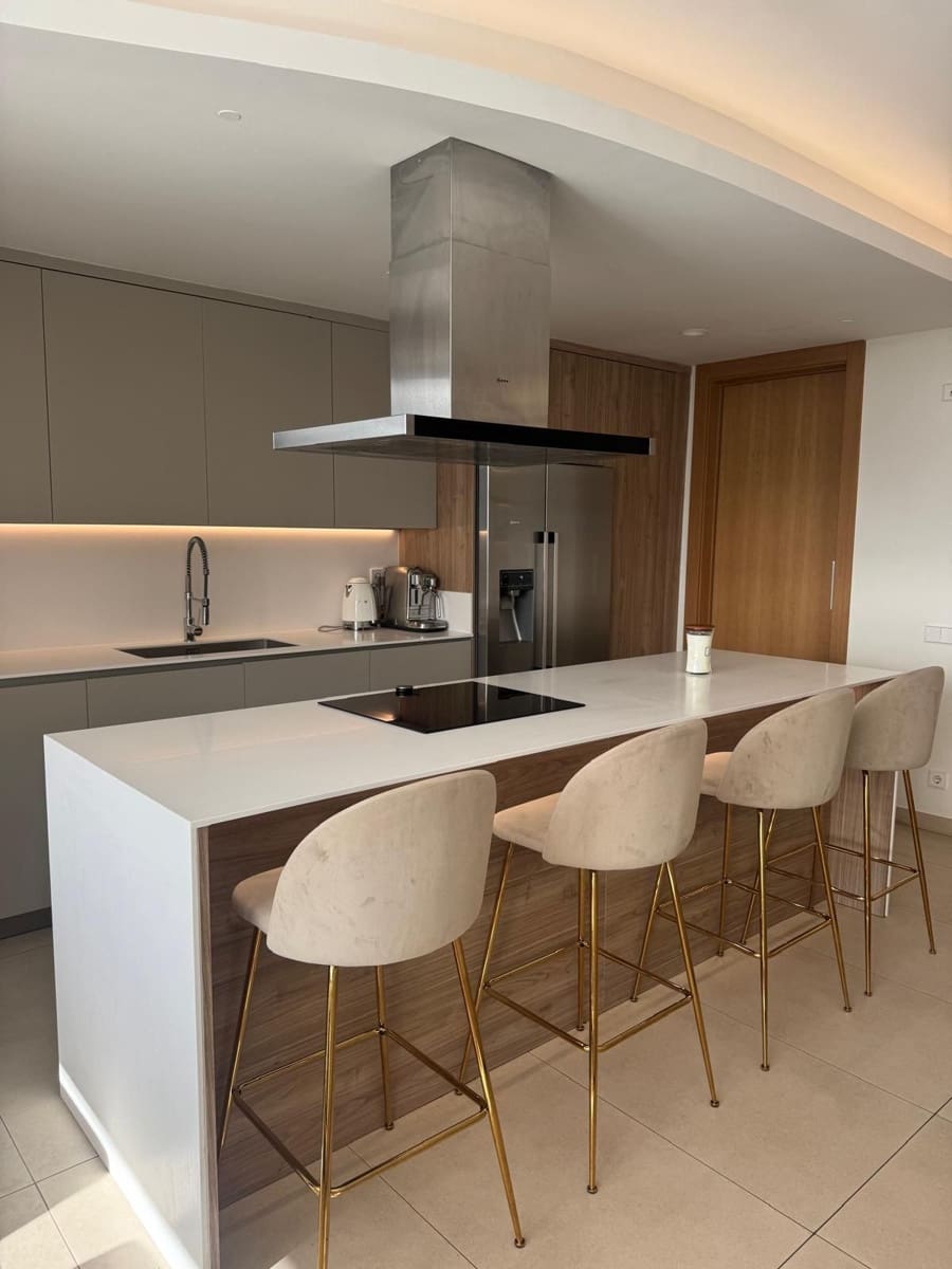 3 chambre Penthouse à vendre à Benahavis avec piscine garage - 1 495 000 € (Ref: 9582469)