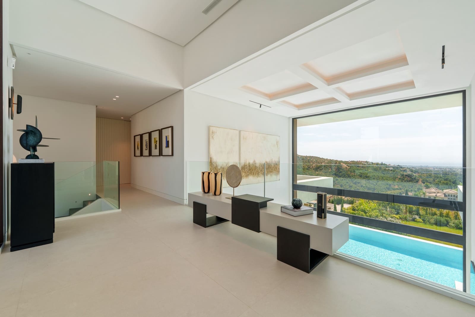 6 bedroom Villa for sale in La Quinta with pool garage - € 7,450,000 (Ref: 9585985)
