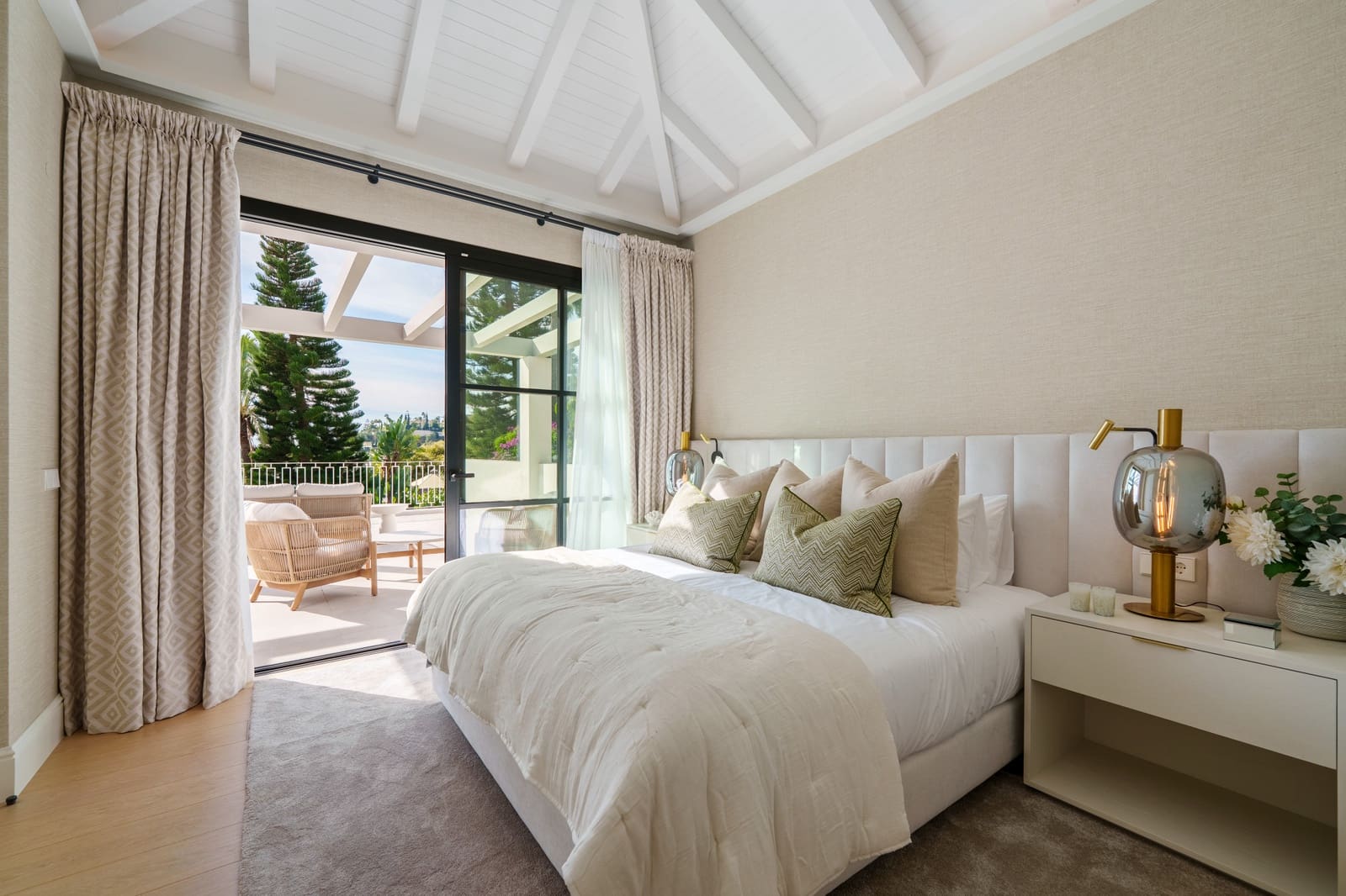 5 soverom Villa til salgs i La Quinta med svømmebasseng garasje - € 6 250 000 (Ref: 9585986)