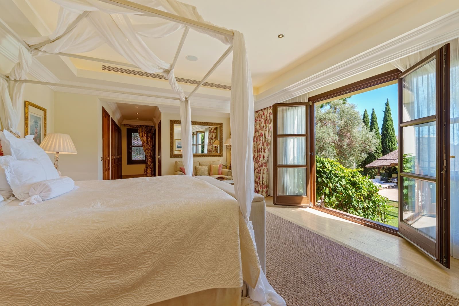 6 sypialnia Willa na sprzedaż w Marbella z basenem garażem - 8 950 000 € (Ref: 9585987)