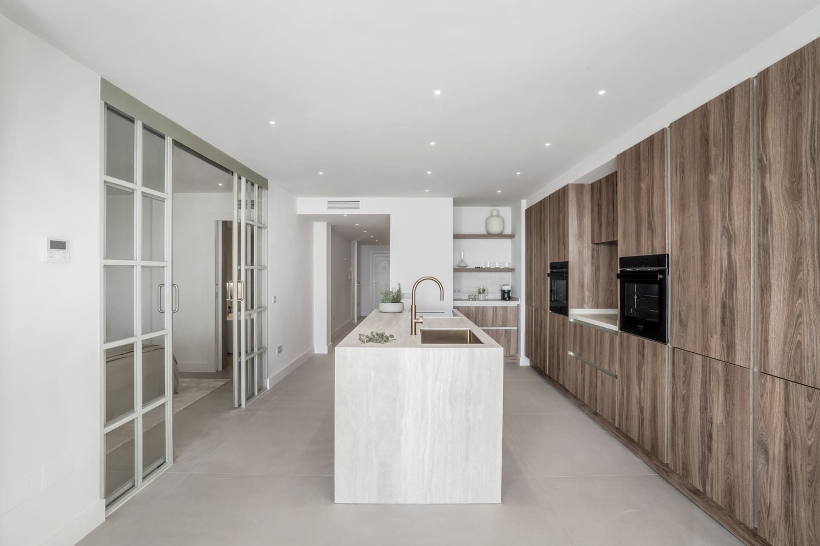 3 soveværelse Lejlighed til salg i Nueva Andalucia med swimmingpool garage - € 1.050.000 (Ref: 9594809)