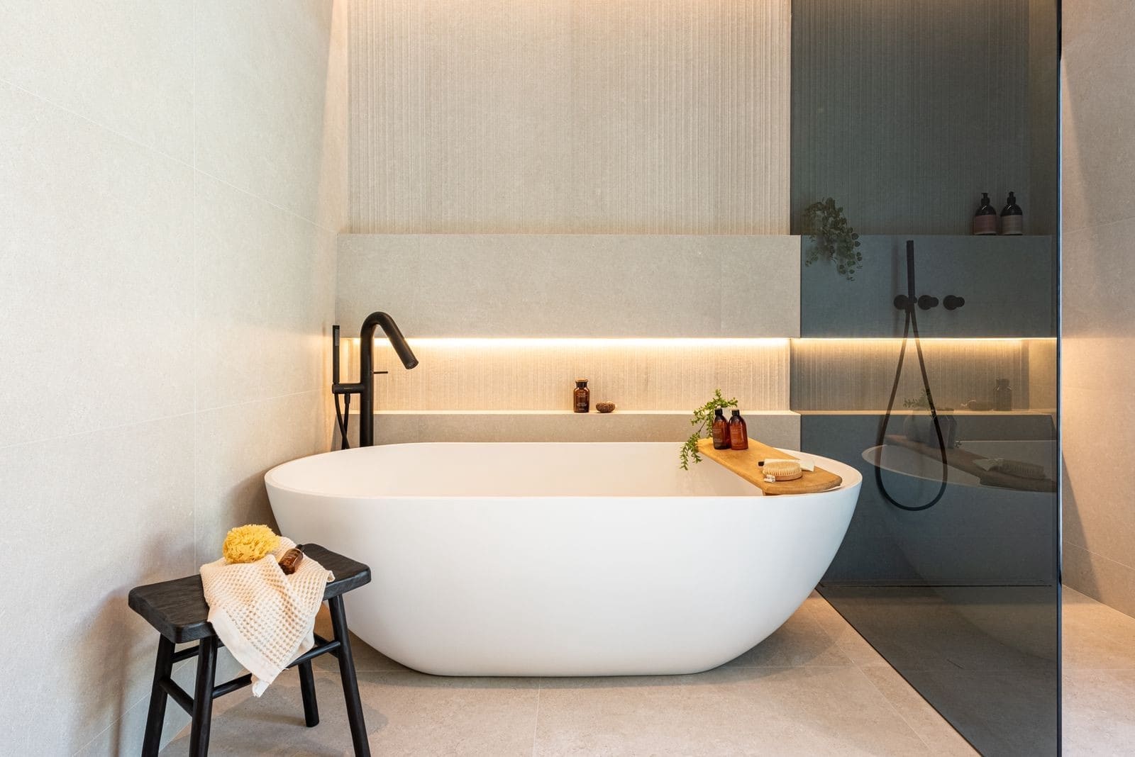 4 bedroom Villa for sale in Nueva Andalucia with pool garage - € 3,495,000 (Ref: 9598731)