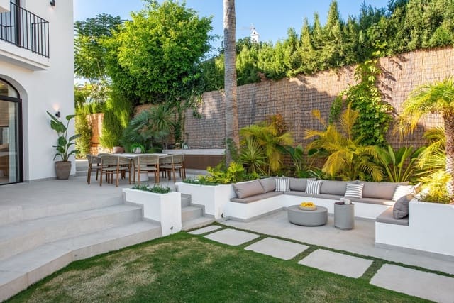 Chalet de 4 habitaciones en Nueva Andalucia, Marbella en venta con piscina garaje - 3.495.000 € (Ref: 9598731)