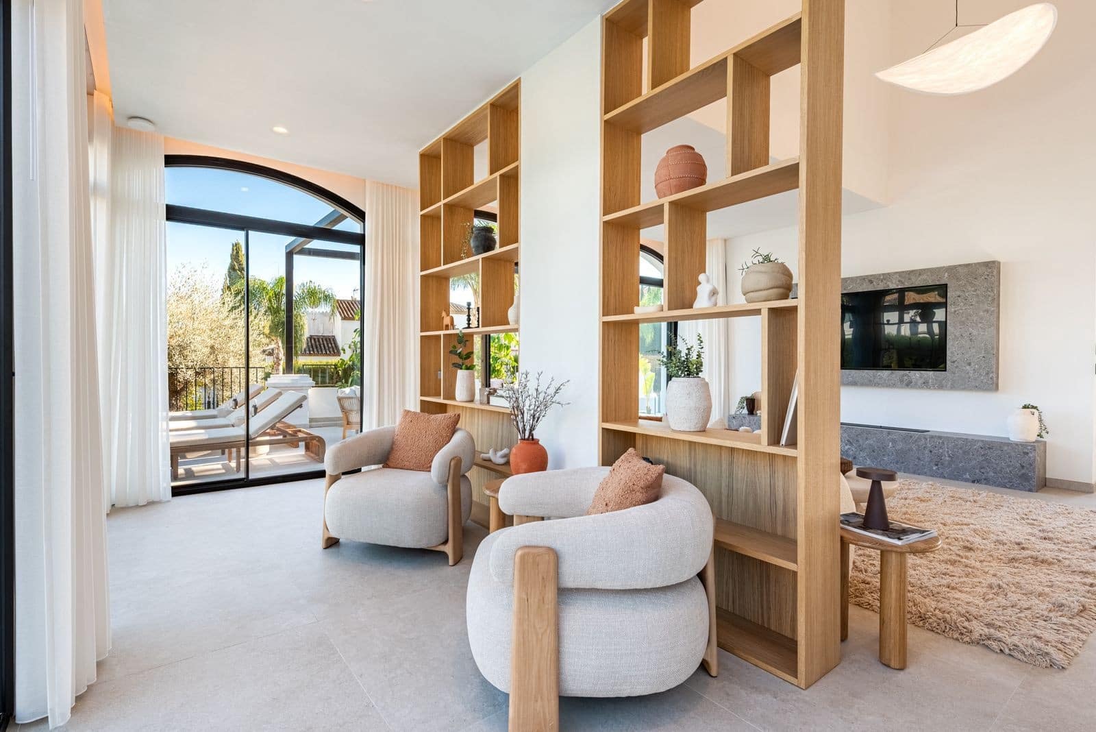 Chalet de 4 habitaciones en Nueva Andalucia en venta con piscina garaje - 3.495.000 € (Ref: 9598731)