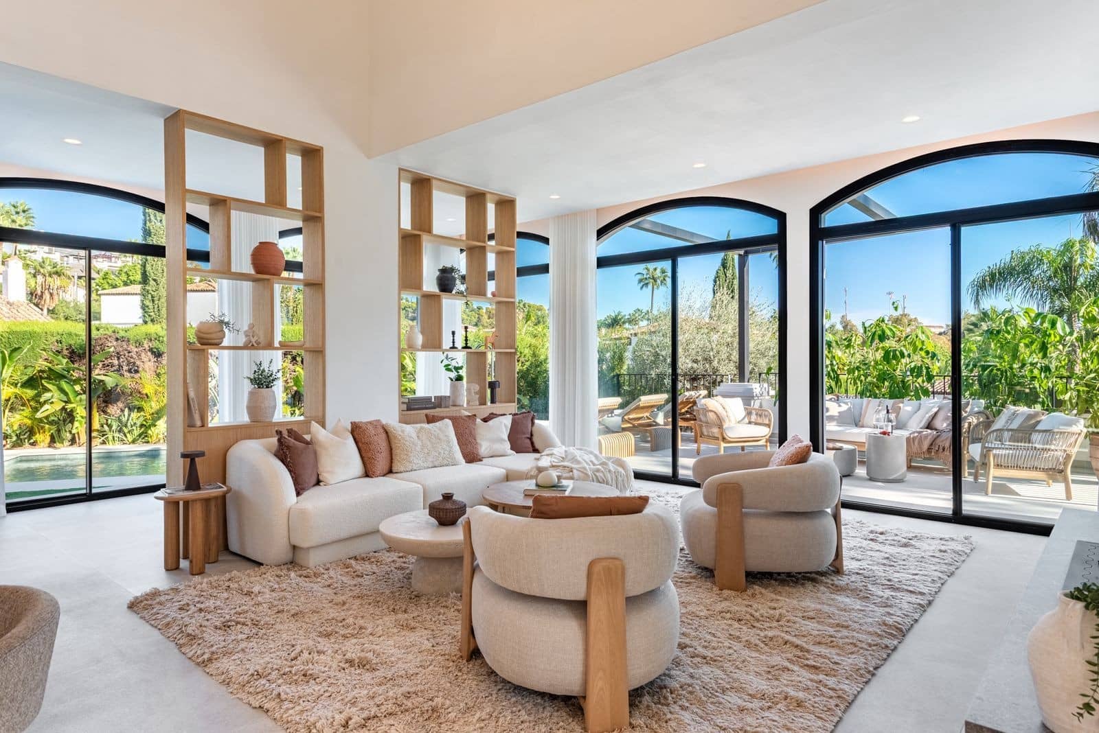 Chalet de 4 habitaciones en Nueva Andalucia en venta con piscina garaje - 3.495.000 € (Ref: 9598731)