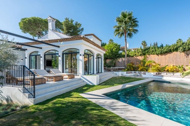 Chalet de 4 habitaciones en Nueva Andalucia, Marbella en venta con piscina garaje - 3.495.000 € (Ref: 9598731)