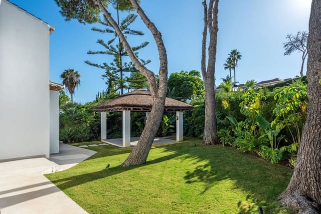 Chalet de 4 habitaciones en Nueva Andalucia, Marbella en venta con piscina garaje - 3.495.000 € (Ref: 9598731)