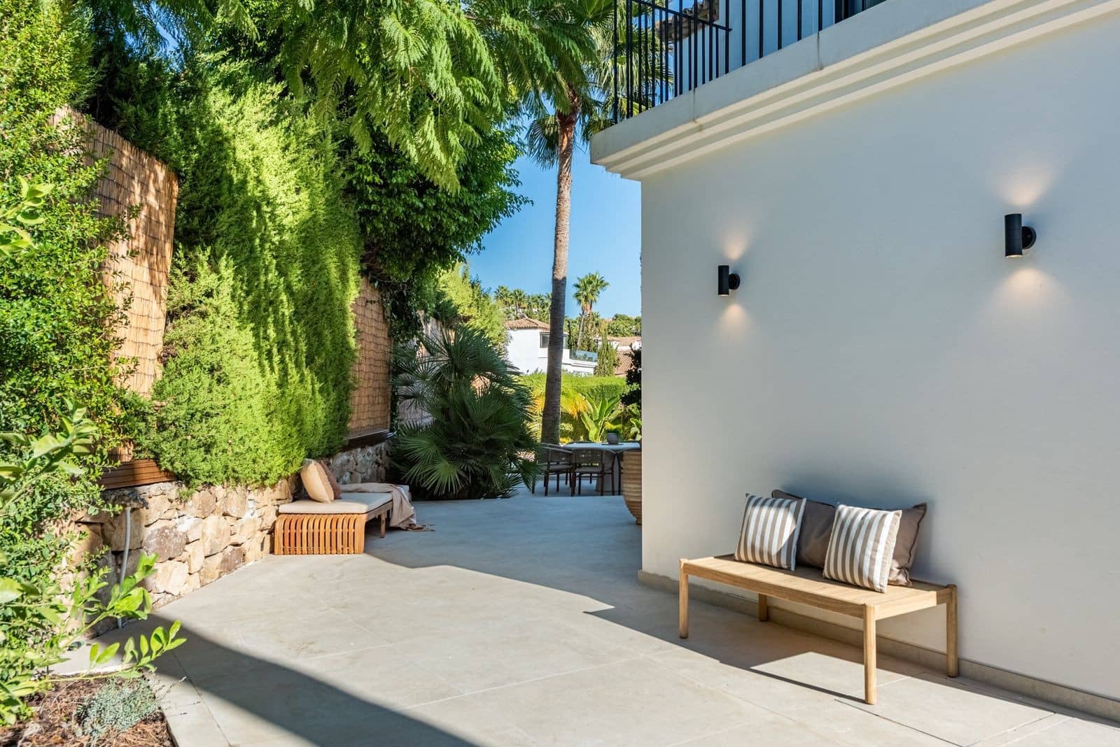 Chalet de 4 habitaciones en Nueva Andalucia en venta con piscina garaje - 3.495.000 € (Ref: 9598731)