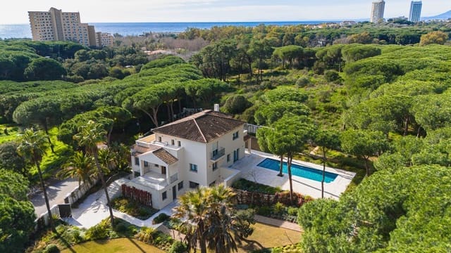 4 makuuhuone Huvila myytävänä paikassa Marbella mukana uima-altaan 
autotalli - 3 900 000 € (Ref: 9607638)