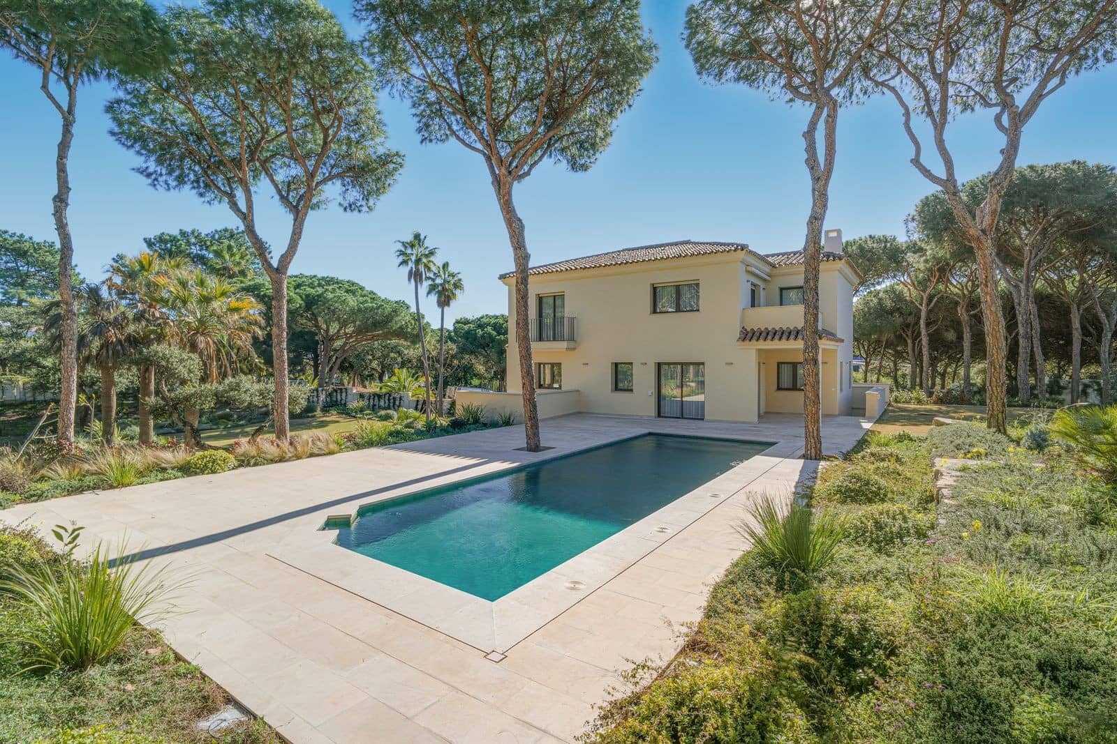 4 makuuhuone Huvila myytävänä paikassa Marbella mukana uima-altaan 
autotalli - 3 900 000 € (Ref: 9607638)