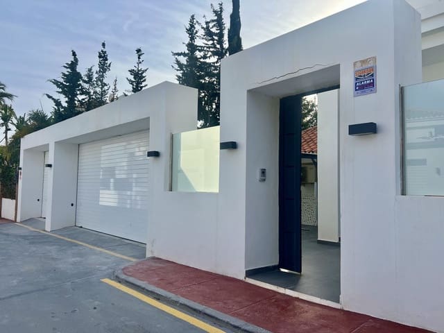 4 soveværelse Villa til salg i Nueva Andalucia, Marbella med swimmingpool garage - € 2.790.000 (Ref: 9607639)