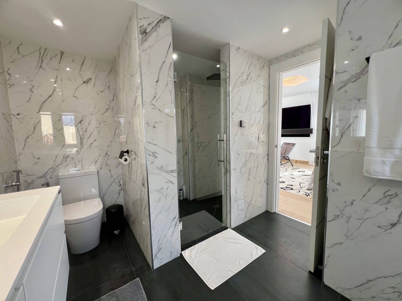 4 soveværelse Villa til salg i Nueva Andalucia med swimmingpool garage - € 2.790.000 (Ref: 9607639)