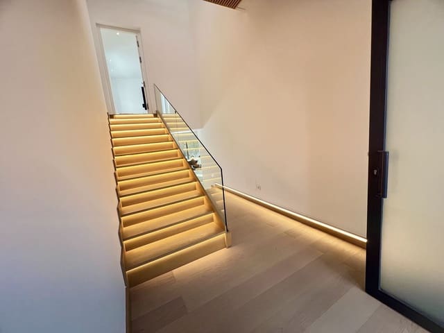 Chalet de 4 habitaciones en Nueva Andalucia, Marbella en venta con piscina garaje - 2.790.000 € (Ref: 9607639)