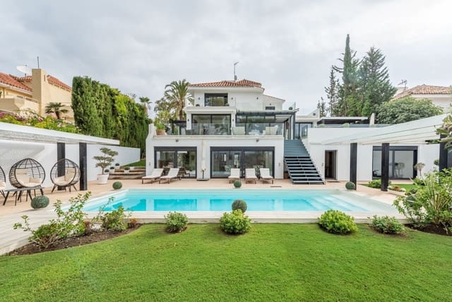 Chalet de 4 habitaciones en Nueva Andalucia, Marbella en venta con piscina garaje - 2.790.000 € (Ref: 9607639)