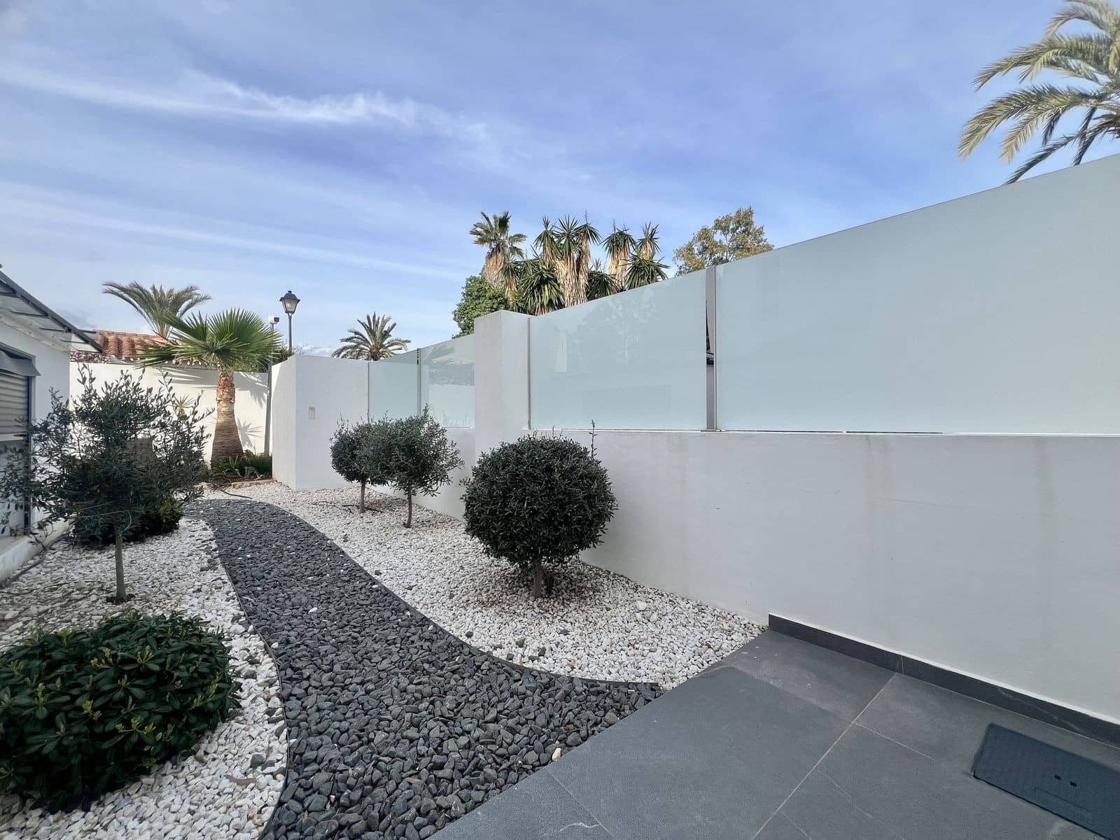 Chalet de 4 habitaciones en Nueva Andalucia en venta con piscina garaje - 2.790.000 € (Ref: 9607639)