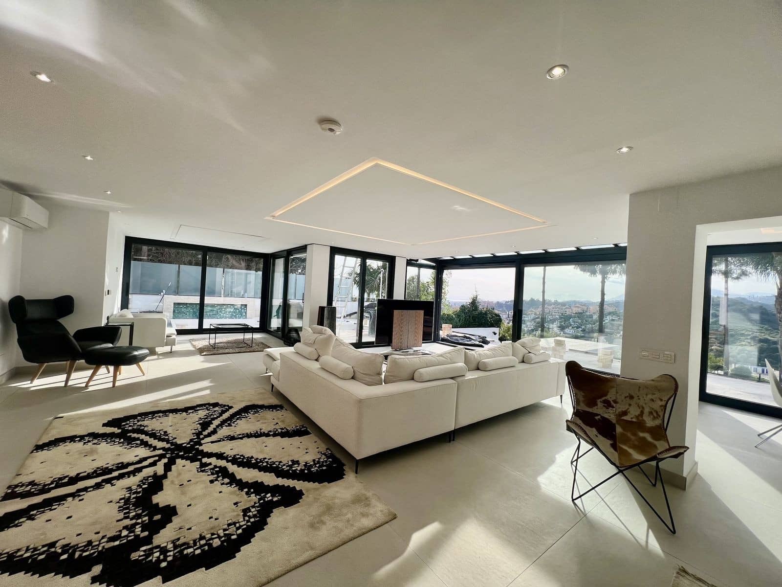Chalet de 4 habitaciones en Nueva Andalucia en venta con piscina garaje - 2.790.000 € (Ref: 9607639)