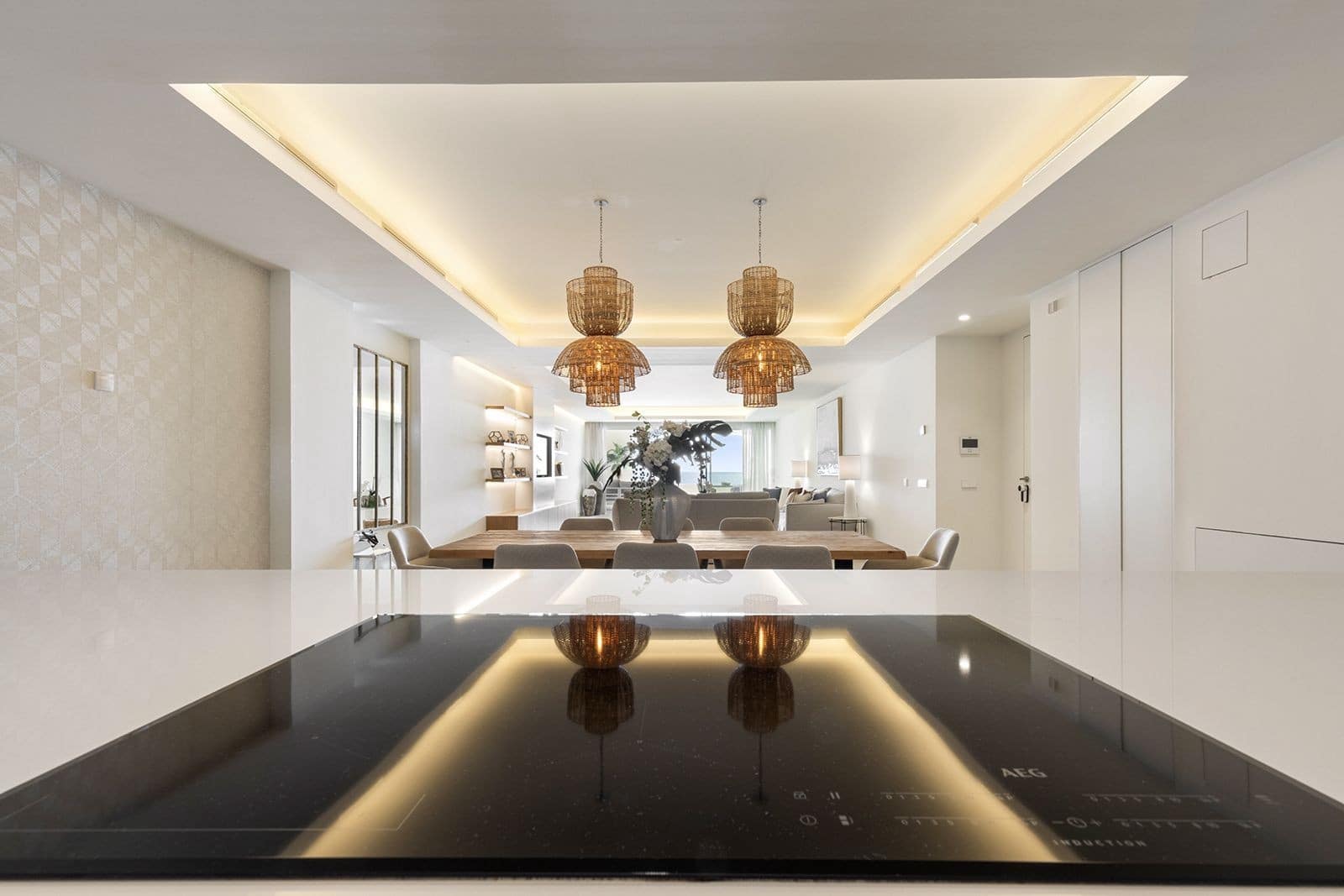 3 chambre Appartement à vendre à Estepona avec piscine garage - 2 150 000 € (Ref: 9607640)