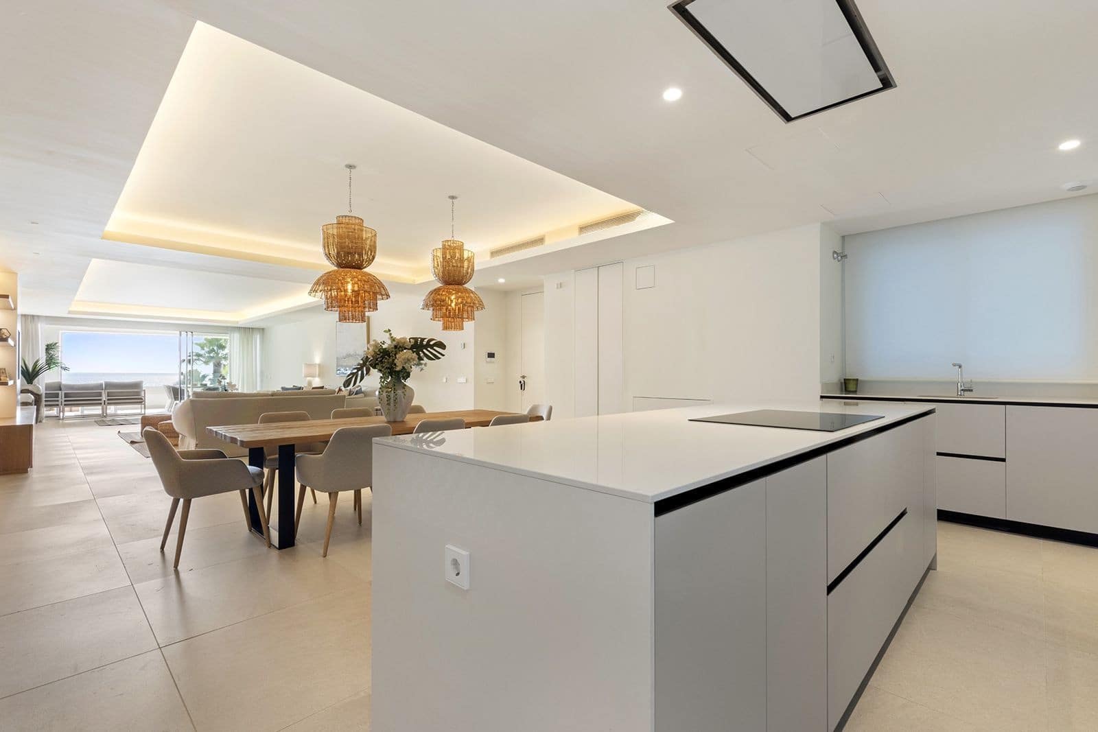 3 bedroom Apartment for sale in Estepona with pool garage - € 2,150,000 (Ref: 9607640)