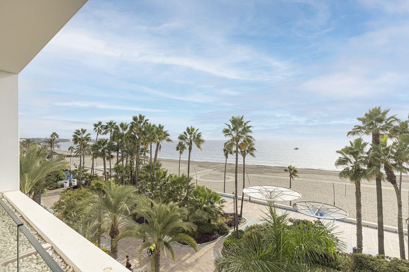 3 bedroom Apartment for sale in Estepona with pool garage - € 2,150,000 (Ref: 9607640)