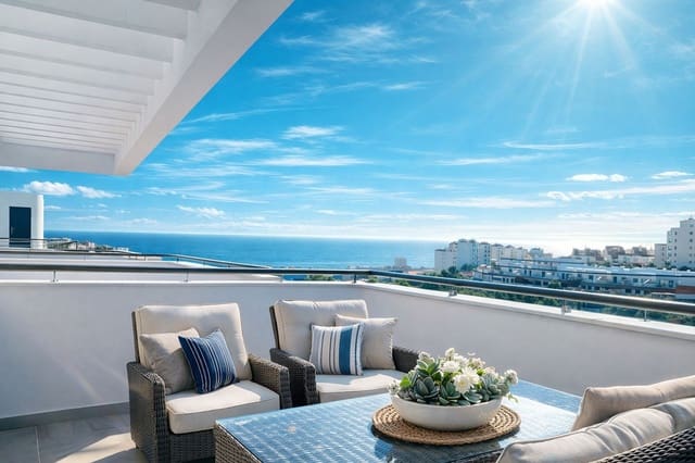 3 quarto Penthouse para venda em Estepona com piscina garagem - 799 000 € (Ref: 9607643)