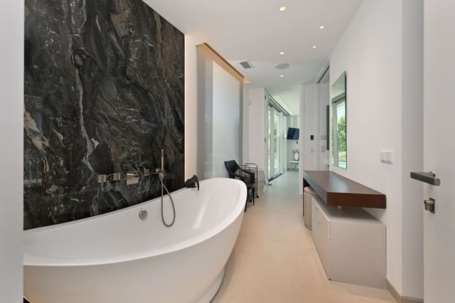 6 sovrum Villa till salu i Marbella med pool garage - 3 500 000 € (Ref: 9607644)